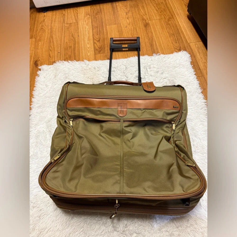 Hartmann Intensity Collection Medium Mobile Traveler Garment Bag Leather trim